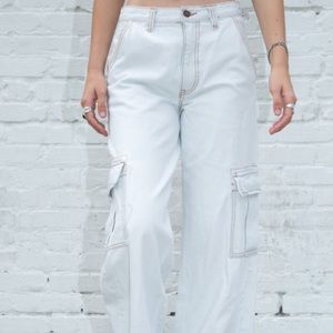 NWT brandy melville tatum light wash cargo jeans